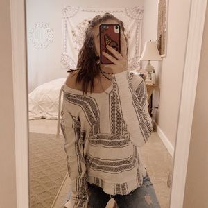 grey & white drug rug